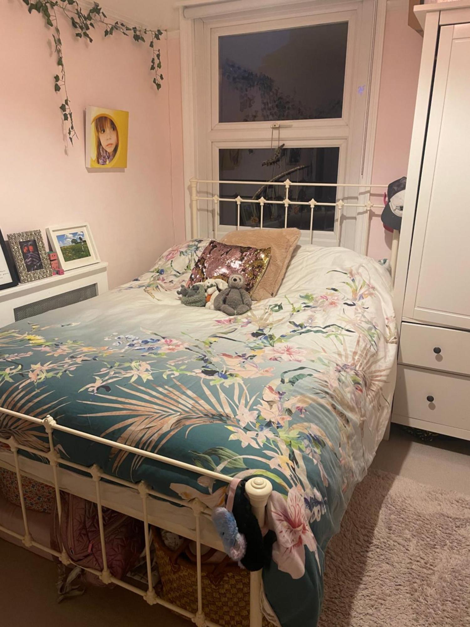 3 Bed Sleeps 6 Free Parking