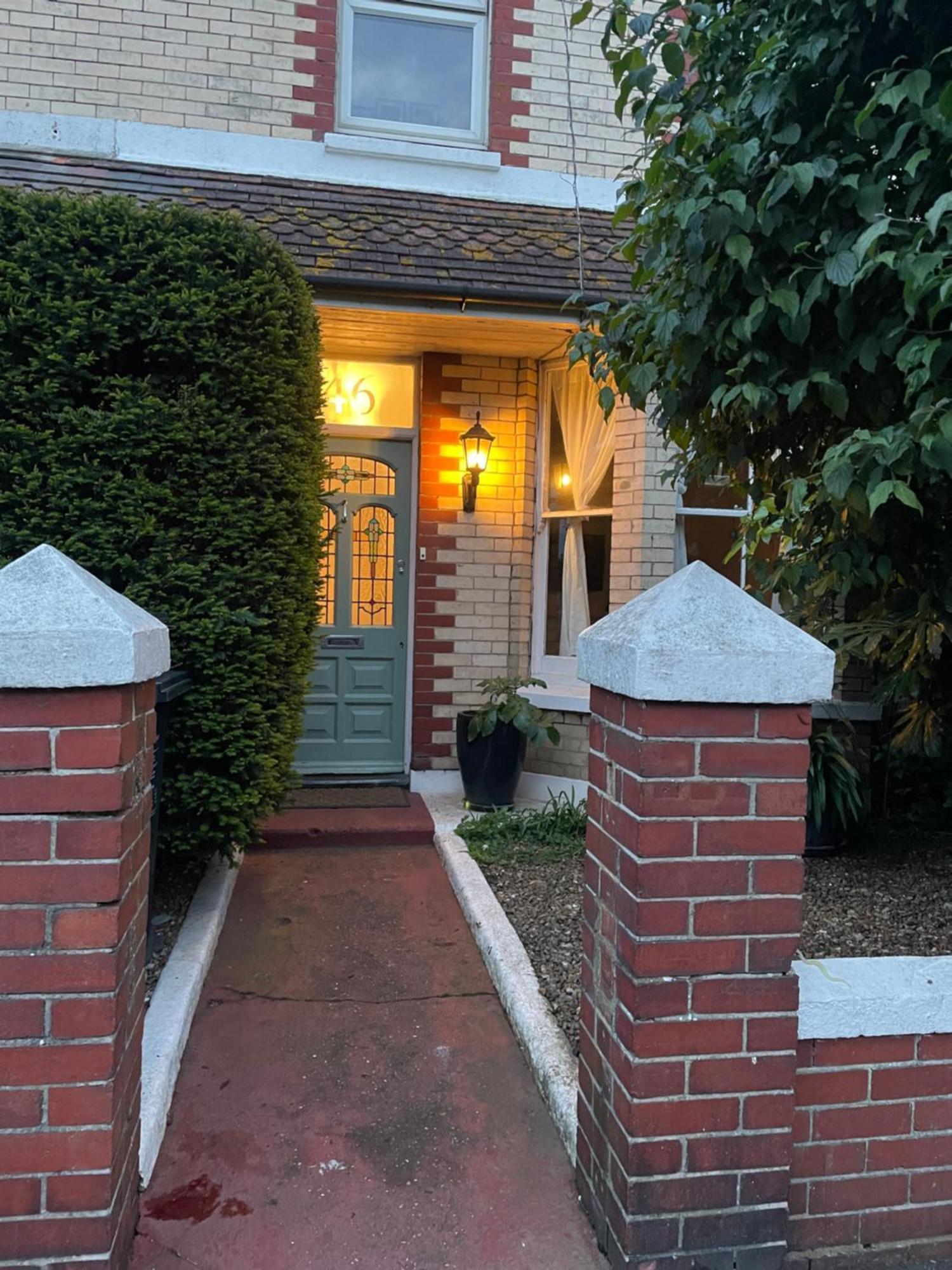 3 Bed Sleeps 6 Free Parking Holiday home Brighton