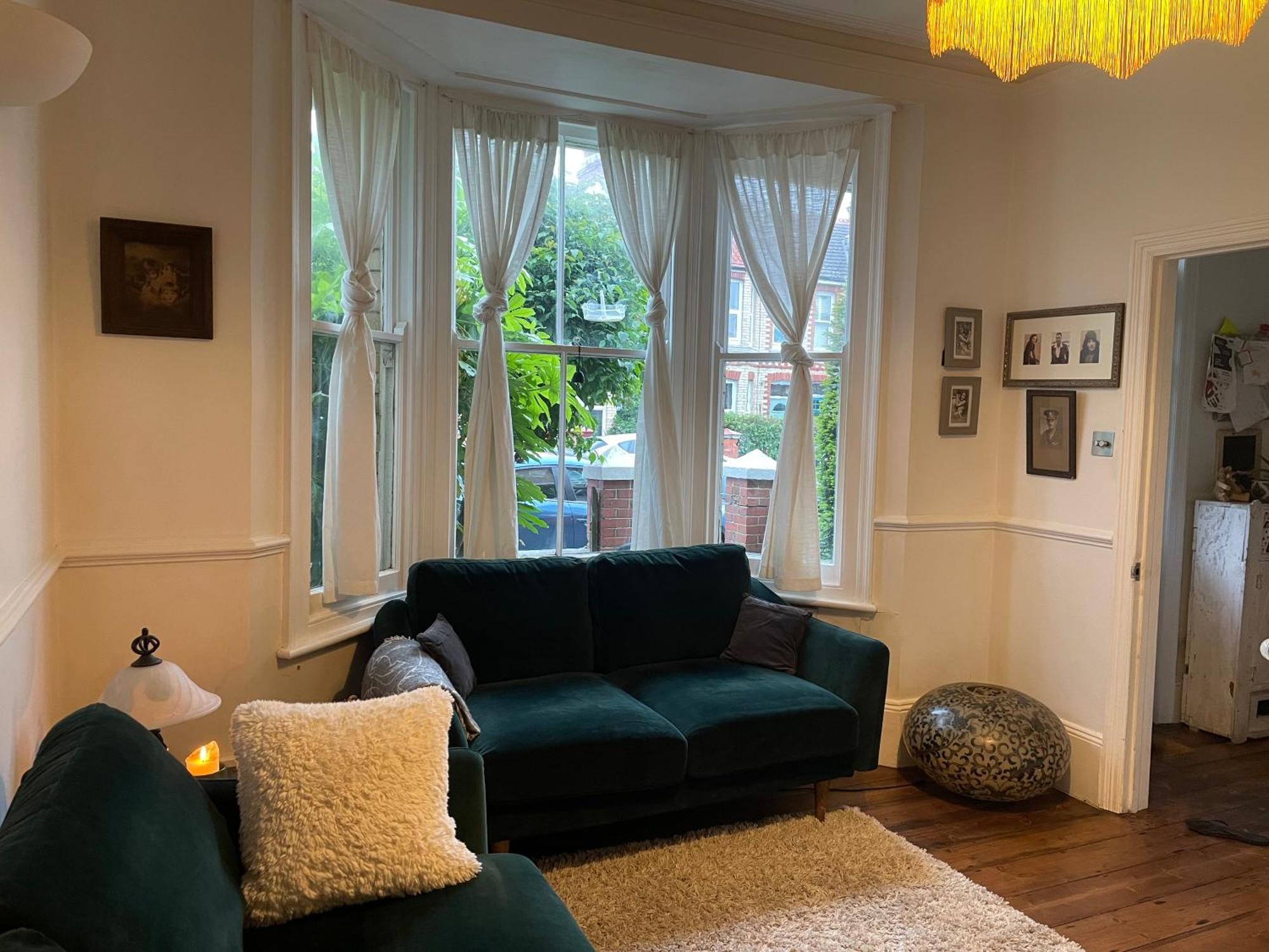 3 Bed Sleeps 6 Free Parking