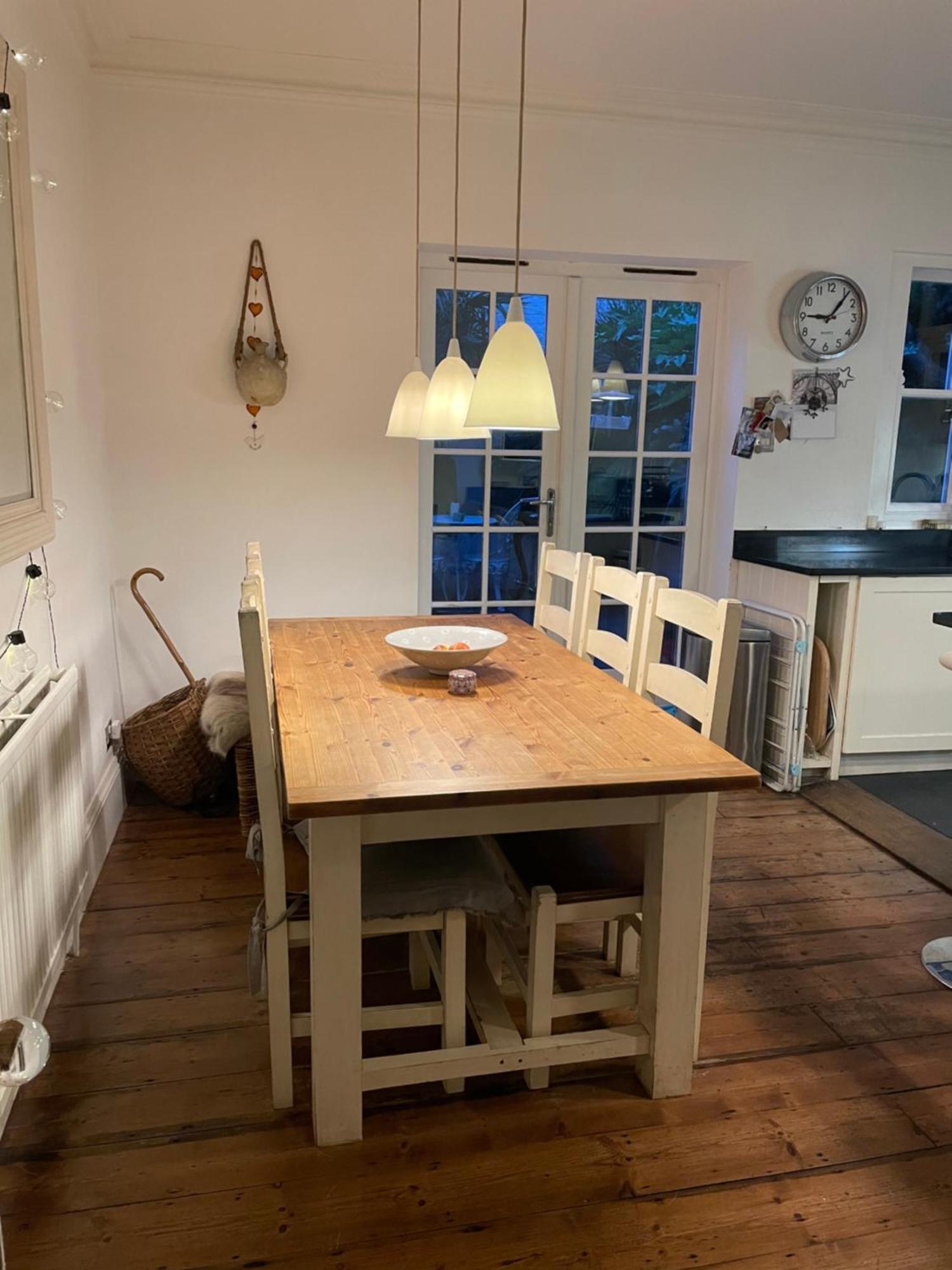 3 Bed Sleeps 6 Free Parking Holiday home